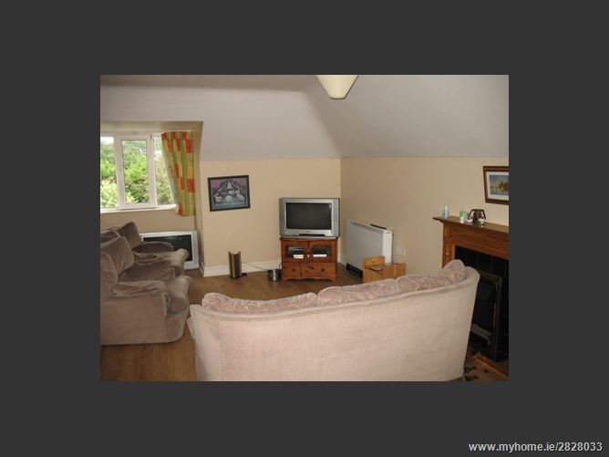 9A Hazelwood Court, Thurles, Tipperary DNG Michael Gilmartin